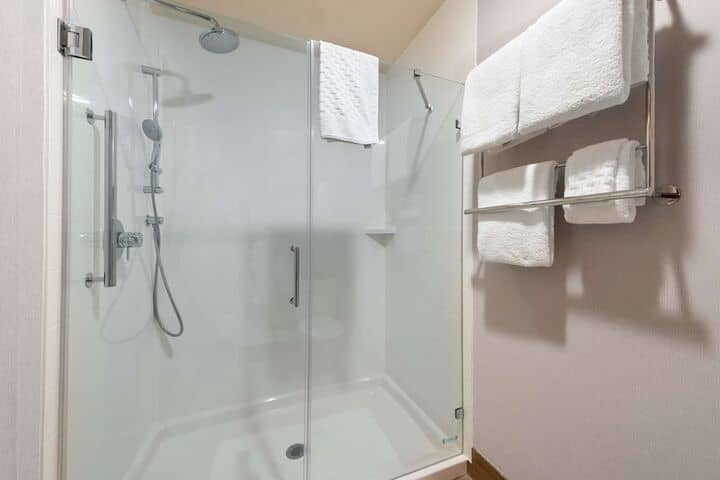 Bathroom shower